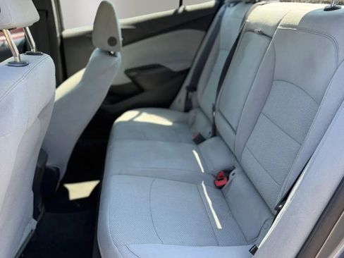 Used 2019 Chevrolet Cruze LT w/ Convenience Package FWD image 10