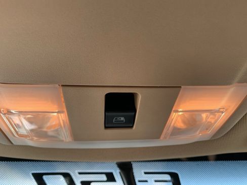 Used 2012 Ford F150 XLT w/ XLT Chrome Pkg image 32