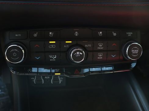 Used 2023 Dodge Durango GT image 14