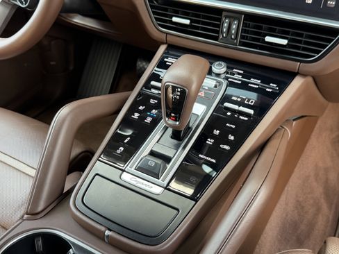 Certified 2023 Porsche Cayenne Platinum Edition AWD/4WD image 33