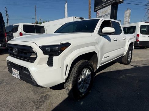 Used 2024 Toyota Tacoma SR5 AWD/4WD image 3