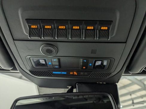 Used 2023 Ford Bronco Wildtrak image 28