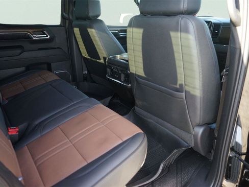 Used 2024 Chevrolet Silverado 1500 High Country w/ High Country Premium Package AWD/4WD image 15
