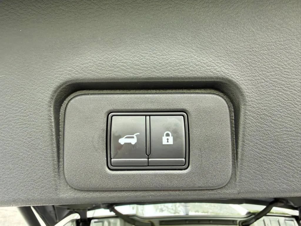 Used 2021 Nissan Rogue SL AWD/4WD image 26