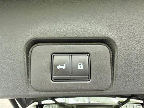 Used 2021 Nissan Rogue SL AWD/4WD image 26