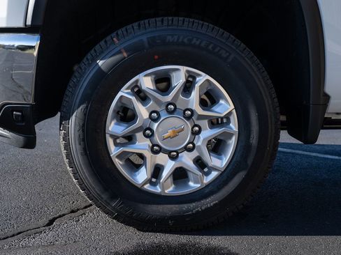 New 2026 Chevrolet Silverado 3500 LT AWD/4WD image 8
