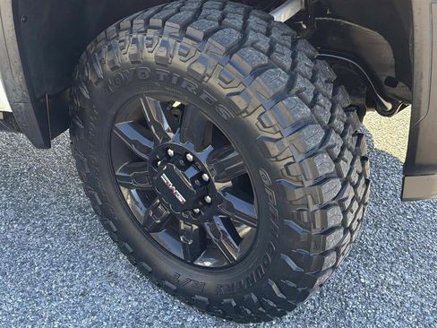 Used 2024 GMC Sierra 2500 AT4 w/ AT4 Premium Plus Package image 10