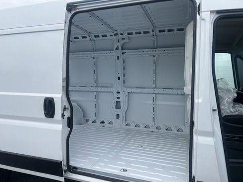 Used 2025 RAM ProMaster 2500 w/ Safety Group image 11