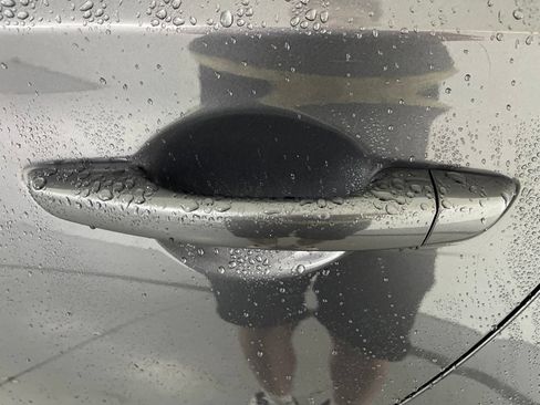 Used 2018 Hyundai Elantra GT FWD image 17