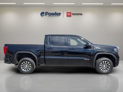 Used 2023 GMC Sierra 1500 AT4 w/ AT4 Preferred Package AWD/4WD image 8