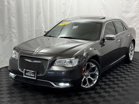 Used 2017 Chrysler 300 C Platinum w/ Safetytec Group II image 2