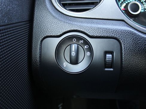 Used 2013 Ford Mustang GT RWD image 26