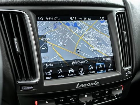Used 2018 Maserati Levante image 31