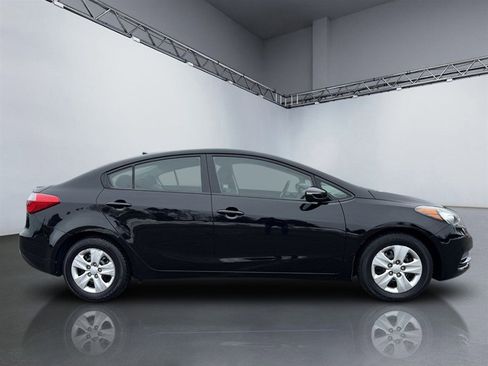 Used 2016 Kia Forte LX w/ LX Popular Package image 3