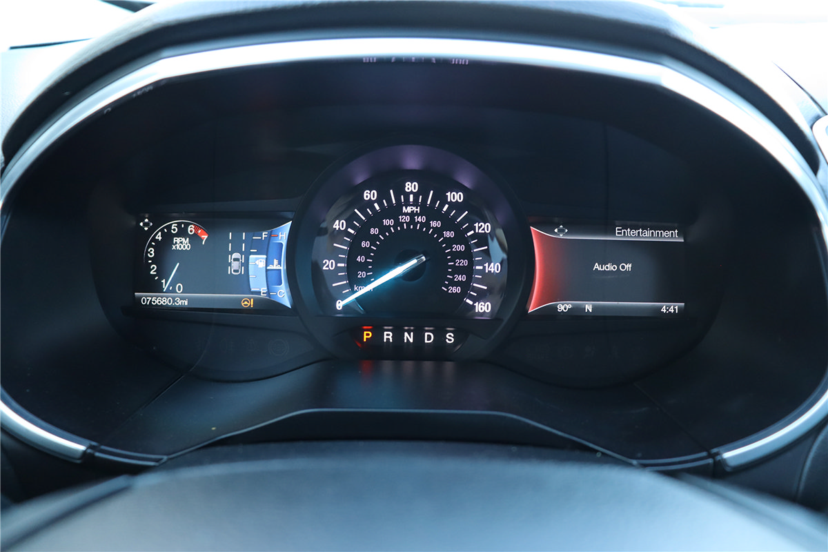 Used 2018 Ford Edge Titanium w/ Equipment Group 302A FWD image 29