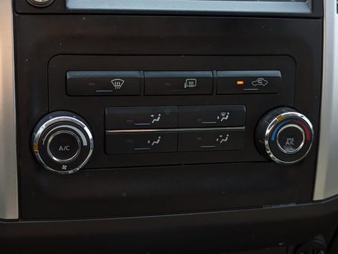 Used 2019 Nissan Frontier SV image 21