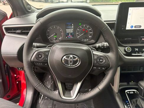 Used 2024 Toyota Corolla Cross AWD Hybrid w/ Moonroof Package image 27