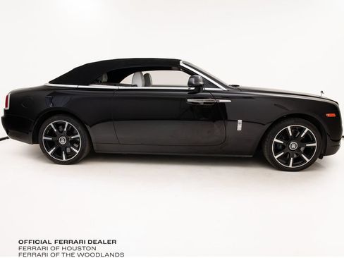 Used 2018 Rolls-Royce Dawn RWD image 28