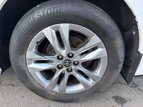 Used 2022 Toyota Sienna Limited AWD/4WD image 24