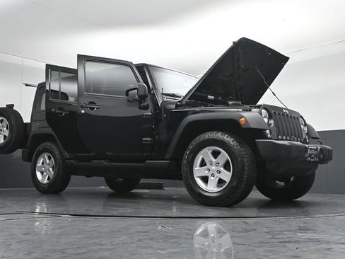 Used 2015 Jeep Wrangler Unlimited Sport w/ Quick Order Package 24S AWD/4WD image 50
