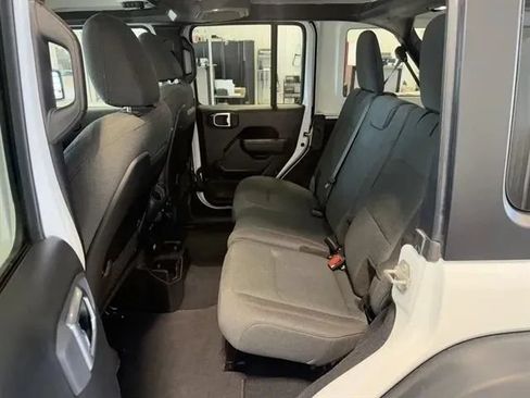 Used 2024 Jeep Wrangler Unlimited Rubicon AWD/4WD image 14