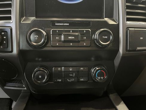 Used 2020 Ford F150 XLT image 32
