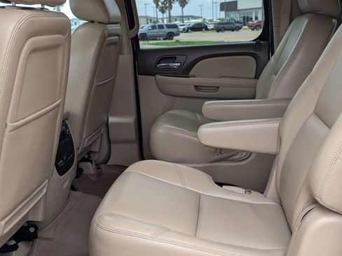 Used 2014 Chevrolet Suburban LTZ image 24
