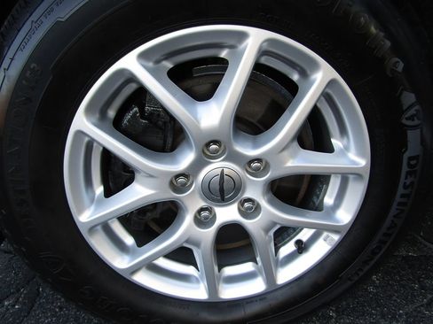 Used 2022 Chrysler Voyager LX FWD image 36