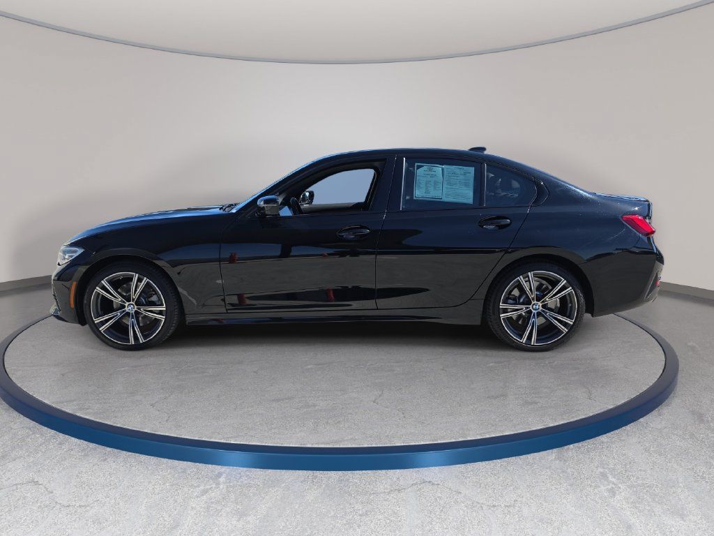 Used 2022 BMW 330i Sedan w/ Driving Assistance Package RWD image 9