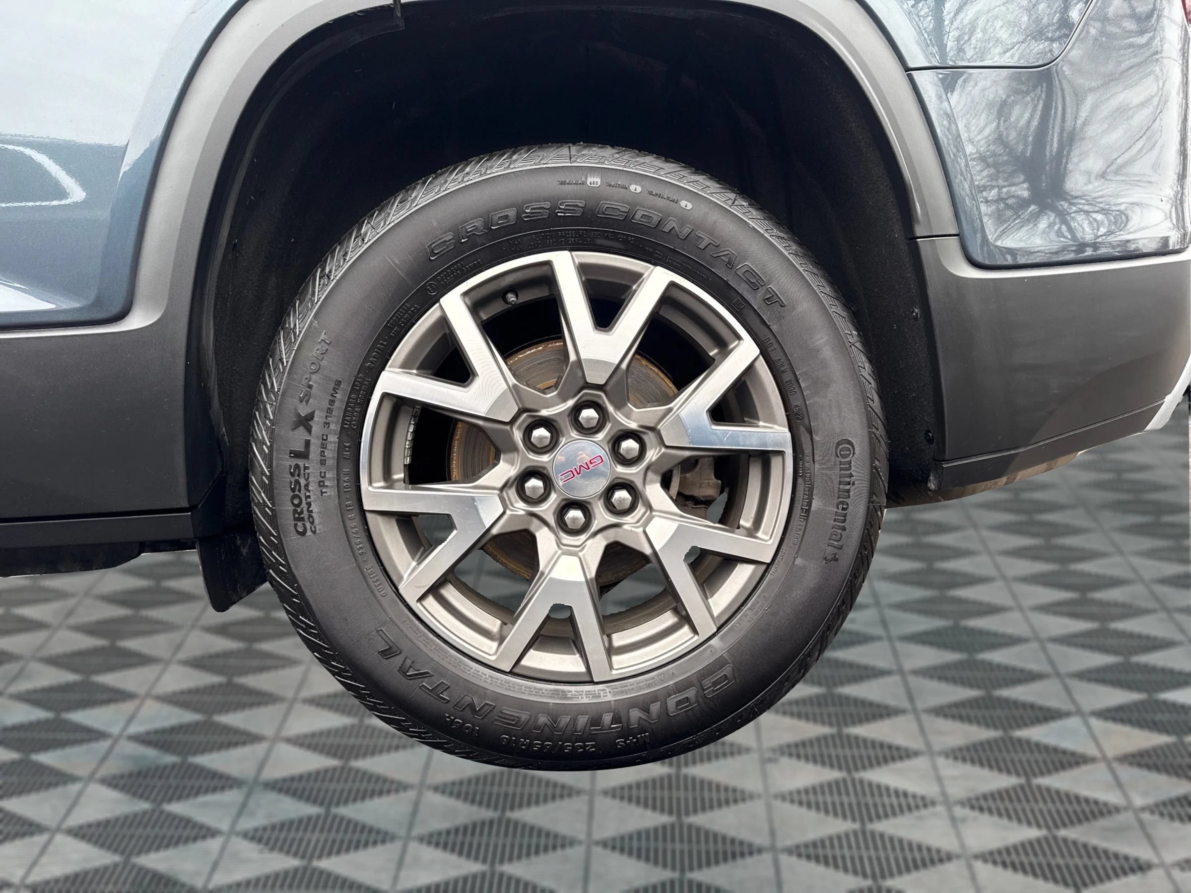 Used 2020 GMC Acadia SLE w/ Driver Convenience Package AWD/4WD image 22