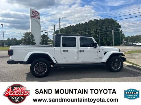 Used 2021 Jeep Gladiator Overland w/ Popular Equipment Package AWD/4WD image 2