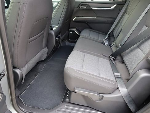 New 2026 GMC Acadia Elevation image 18