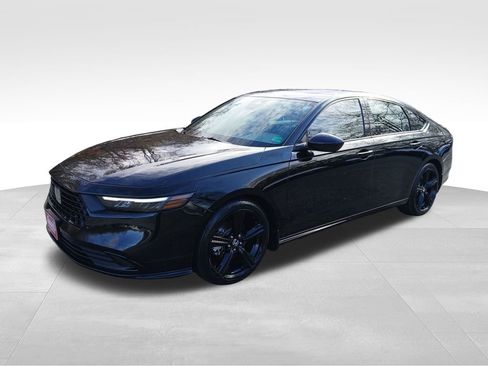 Used 2024 Honda Accord Sport image 2