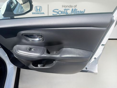 Used 2024 Honda HR-V EX-L image 32
