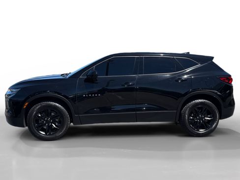 Used 2022 Chevrolet Blazer LT FWD image 2