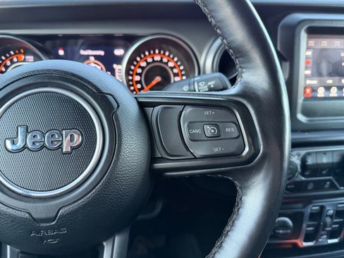 Used 2022 Jeep Gladiator Willys image 15