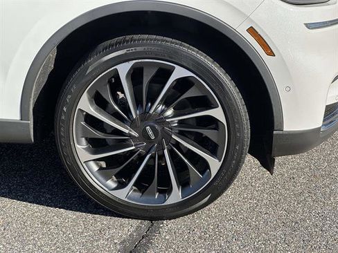 Used 2023 Lincoln Aviator Reserve w/ Equipment Group 201A image 7