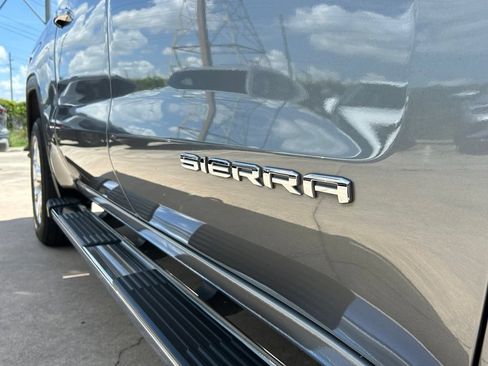 Used 2021 GMC Sierra 1500 SLT w/ SLT Premium Package RWD image 33