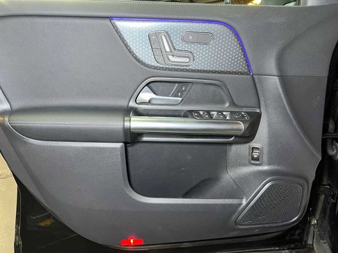 Used 2025 Mercedes-Benz GLA 250 4MATIC image 19