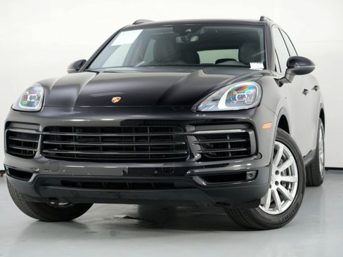 Used 2022 Porsche Cayenne Platinum Edition AWD/4WD image 3
