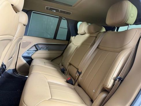 Used 2025 Land Rover Range Rover SE AWD/4WD image 24