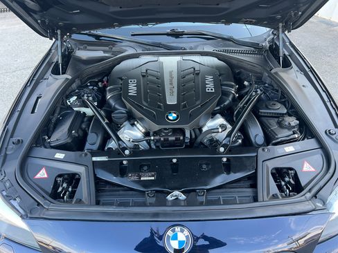 Used 2013 BMW 550i xDrive Sedan image 34