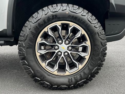 Used 2018 Chevrolet Colorado ZR2 image 14