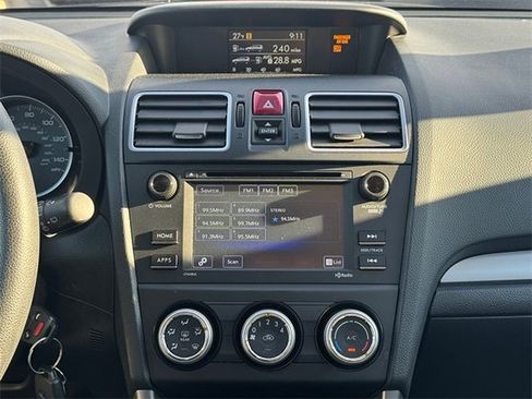 Used 2017 Subaru Forester 2.5i w/ Alloy Wheel Package image 13