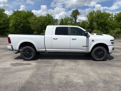 New 2026 RAM 2500 Limited AWD/4WD image 4