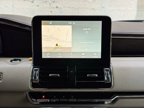 Used 2018 Lincoln Navigator Reserve w/ Technology Package image 31