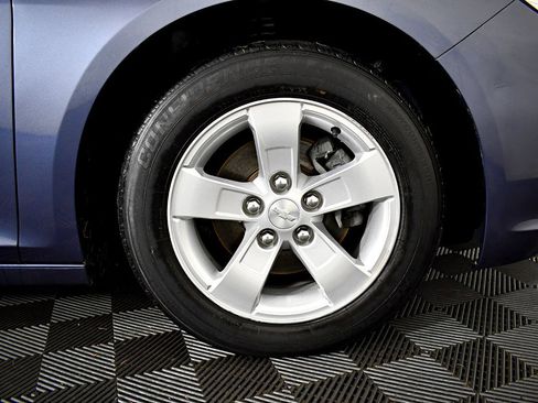 Used 2013 Chevrolet Malibu LS image 39