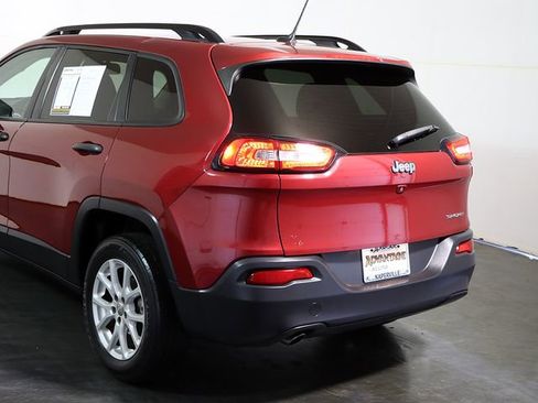 Used 2017 Jeep Cherokee Sport image 11