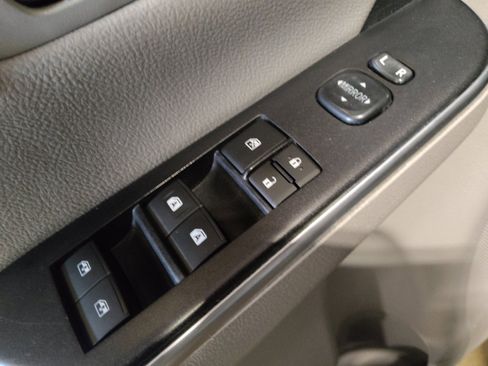 Used 2017 Toyota Camry LE image 27