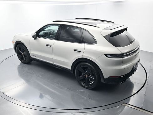 Certified 2026 Porsche Cayenne GTS image 36